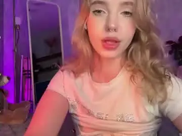 Chaturbate Live Sex Cam of itsevedarkside_