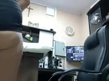 Chaturbate Best live sex cam show of laylabrasil