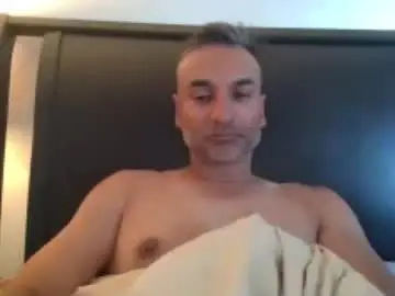 Chaturbate Live Sex Cam of darryl43321