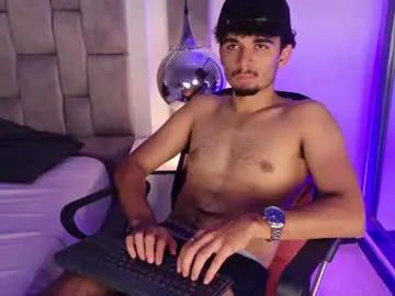 Chaturbate Live Porn of lucasthomson_