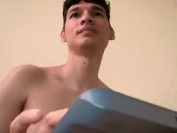 Chaturbate Live Porn of paulhot18