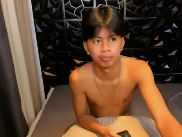 Chaturbate Live Porn of hugecockcum69