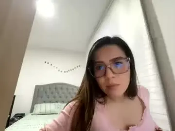 Chaturbate Nude Webcam of arielrose1022