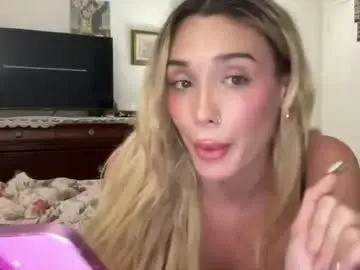 Chaturbate Live Sex Cam of briiiibaby01
