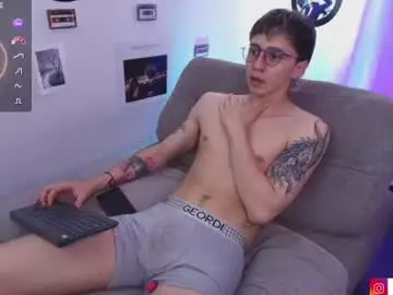 Chaturbate Live Porn of nick_bangover