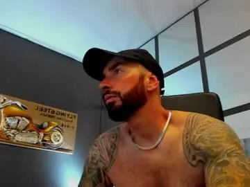 Chaturbate Live Sex Cam of arongrant