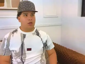 Chaturbate Watch Live Sex Cams of bennett_alejoo