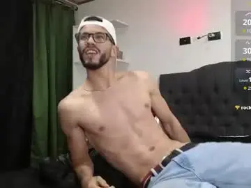Chaturbate Watch Live Sex Cams of phantom_bigger1