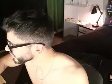 Chaturbate Sex Cam of phantom_bigger1