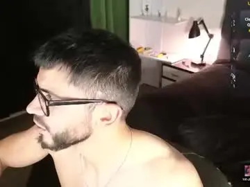 Chaturbate Sex Cam of phantom_bigger1
