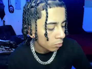 Chaturbate Live Sex Cam of bradley_strong_
