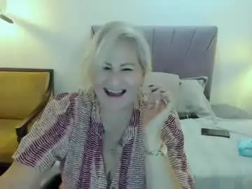 Chaturbate Live Sex Cam of scarlethoot_