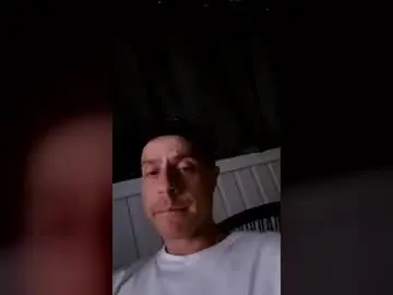 Chaturbate Free Porn Cam of dirkdigglerofficial