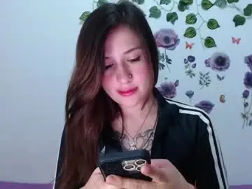 Chaturbate Nude Webcam of cute_isaa
