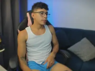 Chaturbate Sex Cam of andrew_twink18