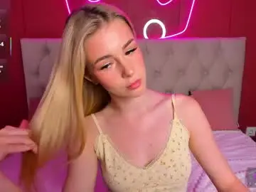 Chaturbate Live Sex Cam of emilymagnificent