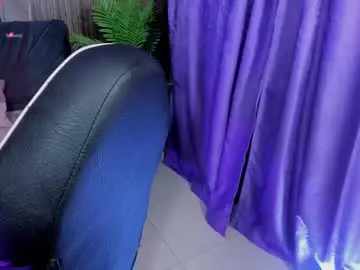Chaturbate Sex Cam of kiara_tay