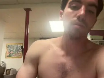Chaturbate Adult Video Chat of shirtlesshunk15