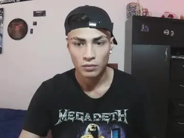 Chaturbate Live Porn of fenix_hardcock