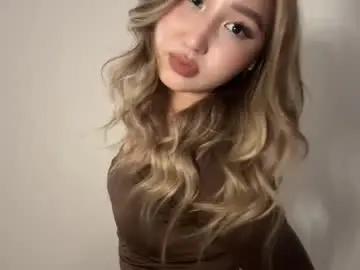 Chaturbate Live Sex Cam of cherishbabrow