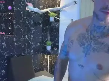 Chaturbate Live Sex Cam of dylanstonne1