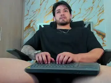 Chaturbate Live Sex Cam of eliankeiser
