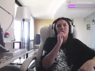 Chaturbate Live Sex Cam of tinykylie