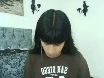 Chaturbate Live Sex of bella_poisonous