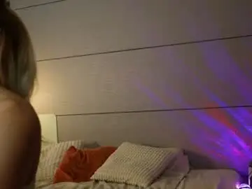 Chaturbate Nude Webcam of emma__cutiee