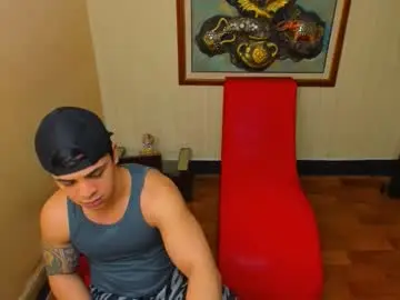 Chaturbate Live Sex Cam of themuscularvenezuelanman