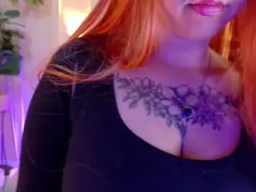 Chaturbate Live Sex Cam of chloerossee