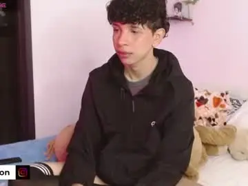Chaturbate Free Porn Cam of cuddly_twinkie