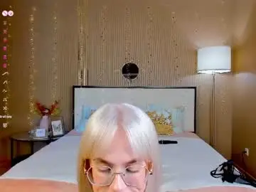 Chaturbate Best live sex cam show of bellatip