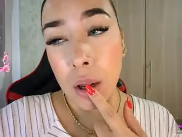 Chaturbate Live Sex Cam of leahtemptation