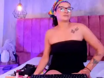 Chaturbate Live Sex Cam of lunaariass