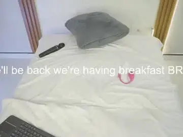Chaturbate Live Sex Cam of olivia_velvett