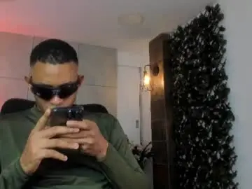 Chaturbate Free Porn Cam of bento_fox