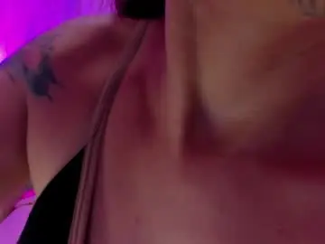 Chaturbate Live Porn of ginger_violetta