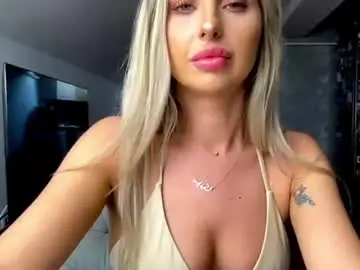 Chaturbate Live Sex Cam of amyroberta92