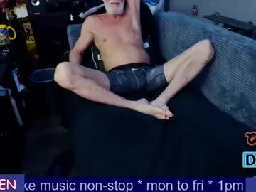 Chaturbate Live Sex Cam of kiveuxmakeu