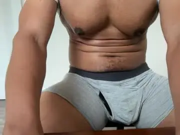 Chaturbate Nude Webcam of chi_brewster312