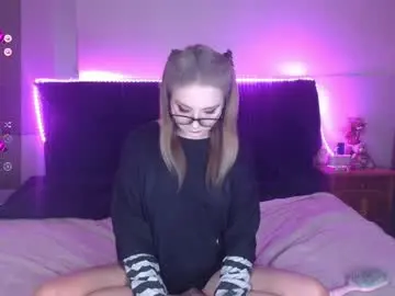 Chaturbate Live Sex Cam of shysweetrish