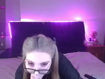 Chaturbate Watch Live Sex Cams of shysweetrish