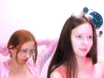 Chaturbate Live Sex Cam of nyra_thira