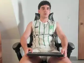 Chaturbate Best live sex cam show of leo_jones389