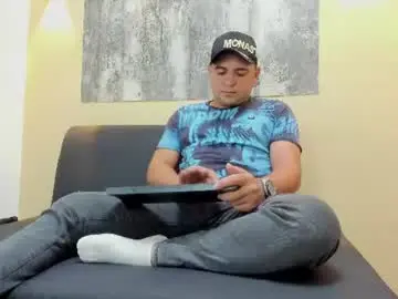 Chaturbate Free Live Porn of theo_wood3