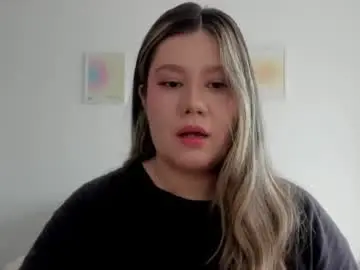 Chaturbate Live Sex Cam of sarasmith19