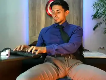 Chaturbate Free Live Porn of andrew_elliot