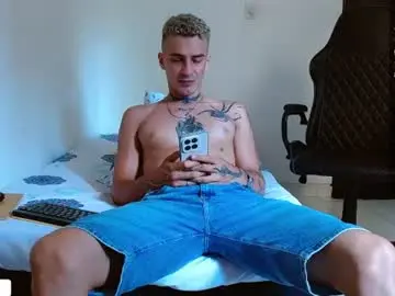 Chaturbate Best live sex cam show of bray_hotboy