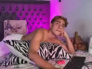 Chaturbate Sex Chat of maxi_and_evan